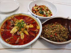 -阿瓦山寨·湘菜现炒·剁椒鱼头王(咸阳总店)