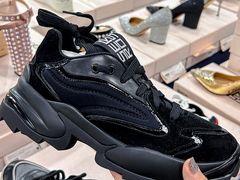 -砂之船奥莱(南京江宁店)