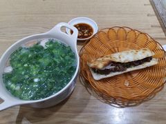 -金诚张妈妈羊汤·驴肉火烧(旧宫佳和园店)