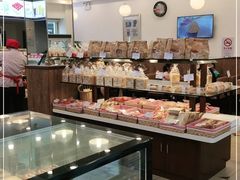 面包甜点陈列柜-红宝石·鲜奶小方·海派西点房(南丹店)