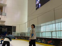 -冰纷万象滑冰场(二七万象城店)