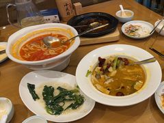 -严记小天府酸菜鱼(西四路店)