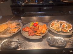 -广州万富希尔顿酒店·感趣自助餐厅·金秋蟹宴生蚝海鲜刺身