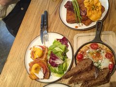 -Common Table · Brunch & Coffee