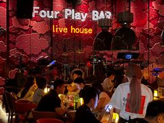 -FOUR PLAY BAR