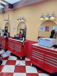 -Devilhands Barbershop男士理容店