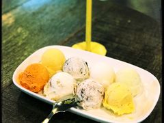 -莓园冰淇淋店