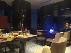 -唐拉雅秀酒店-西锦汇空中BBQ·思创餐厅