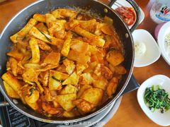 -亲昵春川鸡排(韩国美食街店)