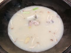 -陈大锅·岳阳鱼馆·地道岳阳菜(美食街店)