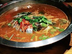 -野山舂·贵州现舂酸汤火锅(鸿通城店)