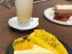 -Chom Cafe and Restaurant
