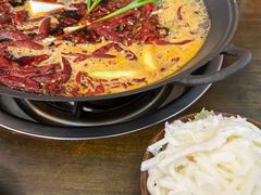 -黄潇洒老火锅(九眼桥宏济巷店)