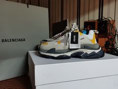 -BALENCIAGA(比斯特苏州购物村店)