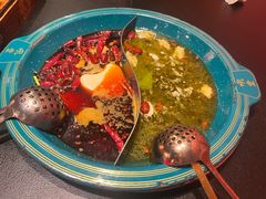 酸菜酥肉豆花鸳鸯锅-吼堂老火锅(太古里总店)