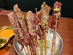 -何妹湿辣牛肉·粤式烧烤砂煲(桂雅路店)