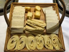 -泓炙颐凤鲜海鲜火锅料理(桐乡店)