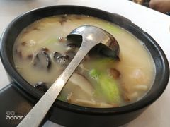青瓜鲜菌煮虾滑-民福居烤鸭店(石榴庄店)