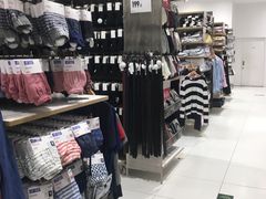 -优衣库(洛阳中州万达广场店)