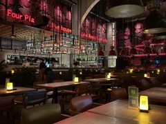 -FOUR PLAY BAR