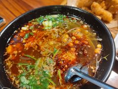 -爆炸头阿姨小四川正宗川味小吃(无任何分店)