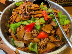 -老滇山寨•云南特色菜•地方菜•民族风情歌舞表演(金碧店)