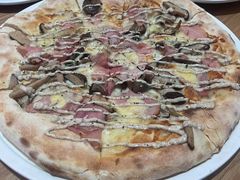 -城市大道红炉披萨烘焙坊