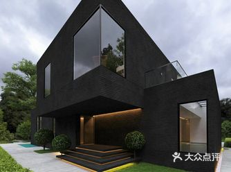 建筑面积：600平方米，场地面积