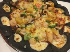 海鲜至尊黑披萨-必胜客(瑞虹店)