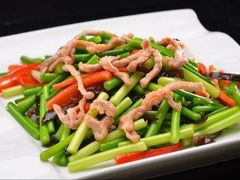 蒜薹焖肉-妈妈的味道(工人体育场东路店)
