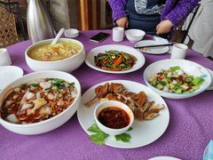 -湖泉水云间餐厅·弥勒地道菜(B座店)