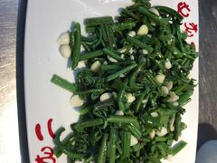 -屯老二农家铁锅炖·行业领军者(梅江店)