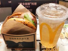 安格斯厚牛堡-麦当劳(凯德广场店)