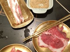 -梨花甄选自助烤肉(小寨原力场店)