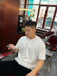 -绅仕門男士理发馆