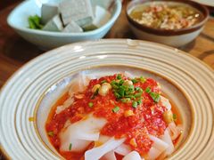 -野山舂·贵州现舂酸汤火锅(鸿通城店)