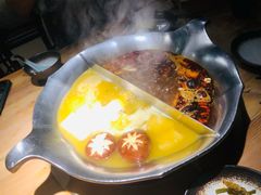 红颜花胶鸡锅-湊湊火锅·茶憩(杭州湖滨银泰in77店)