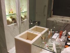 -上海滴水湖皇冠假日酒店