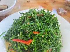 炝拌沙葱-苏莱特色牛骨滩羊手抓馆(长城东街总店)