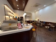 -Café Monson