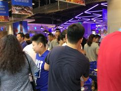 太多人了-盒马鲜生(大成店)