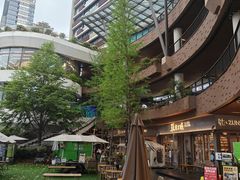 -瑞虹新天地月亮湾