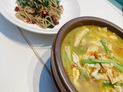 -阿瓦山寨·湘菜现炒·剁椒鱼头王(咸阳总店)