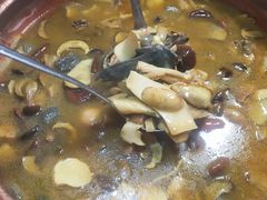 -菌海森林·非遗野生菌火锅(西山区滇池路摩根道店)