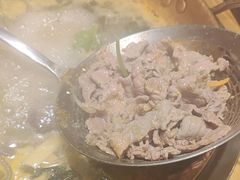 -洱火云南酸菜牛肉火锅(石景山当代商城店)