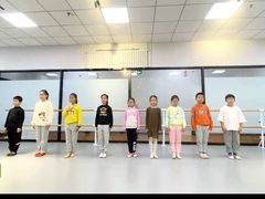 -艺桐年艺术培训中心