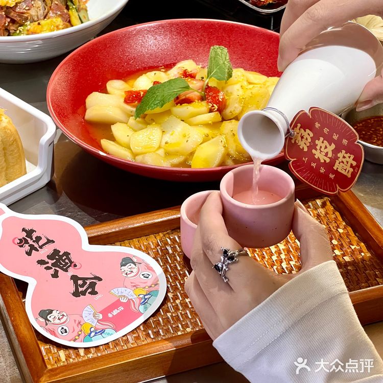 西安大唐不夜城最佳观景位竟然藏在陕菜烧烤店！
