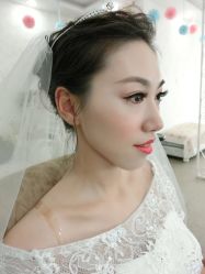 -红馆妆造(中央大街店)