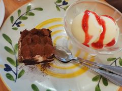 提拉米苏配树莓果酱冰淇淋-萨莉亚意式餐厅(深圳北站店)