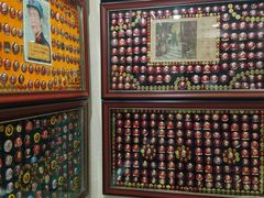 -毛泽东像章珍藏馆